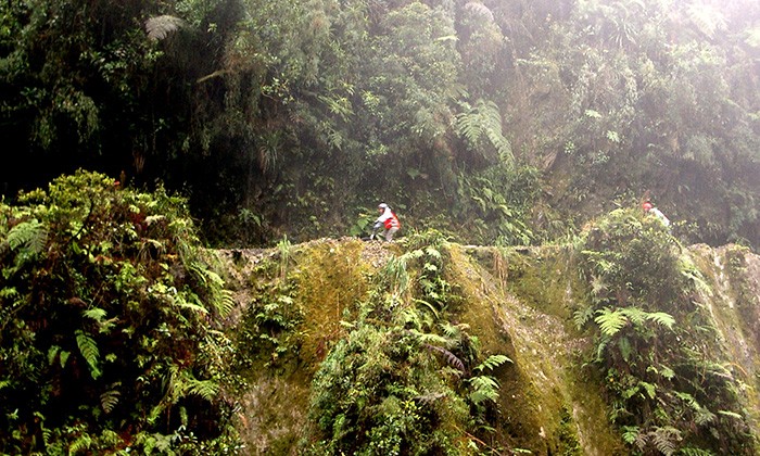 Bolivia-DeathRoad1